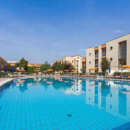 Cozy With Shared Pool * Duna Verde