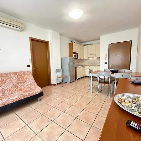 Cozy With Shared Pool Apartment *