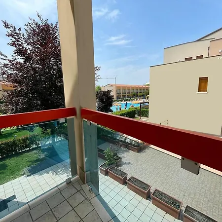 Cozy With Shared Pool Apartment *